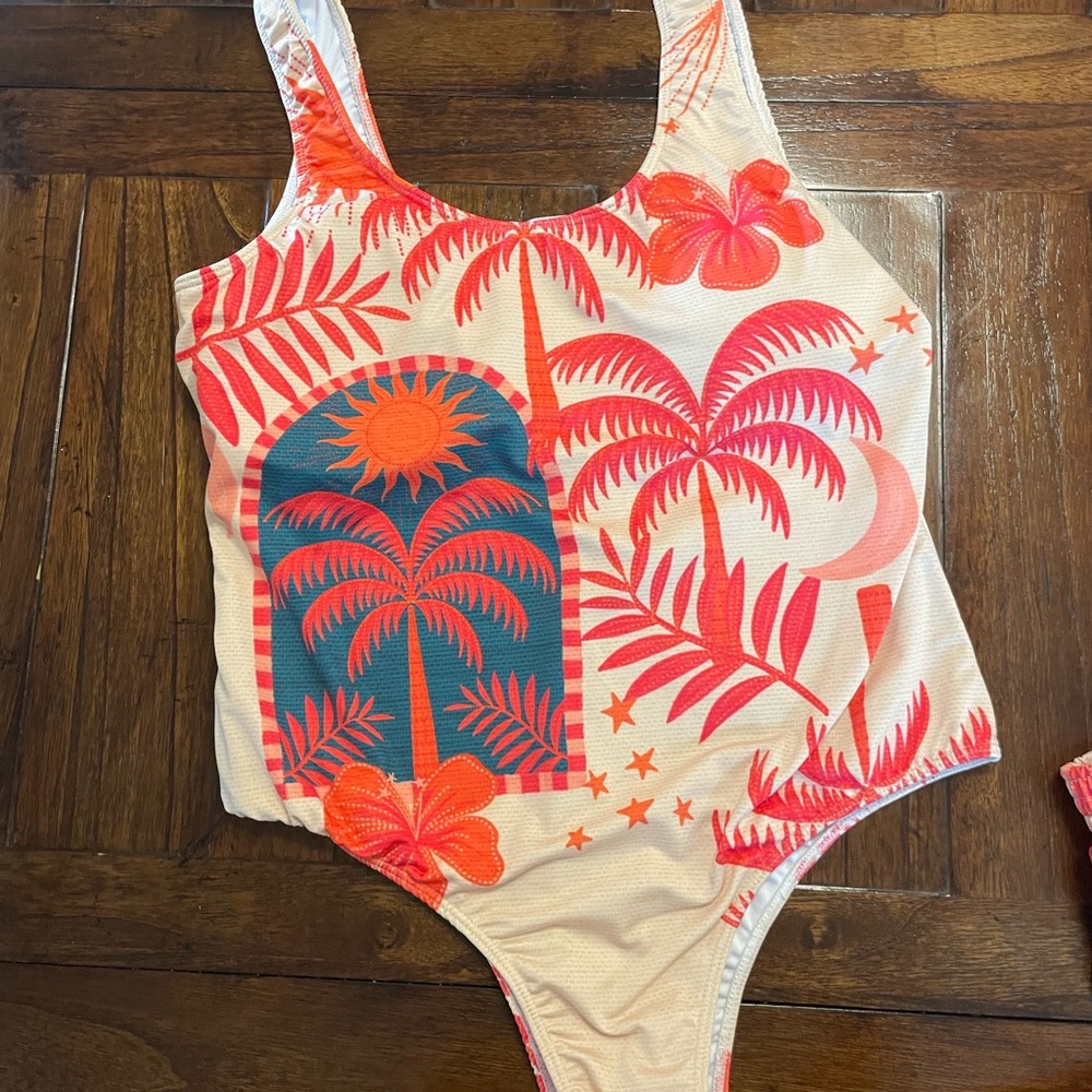 Pierim : Made in brazil swim wear size g/ comes with shorts